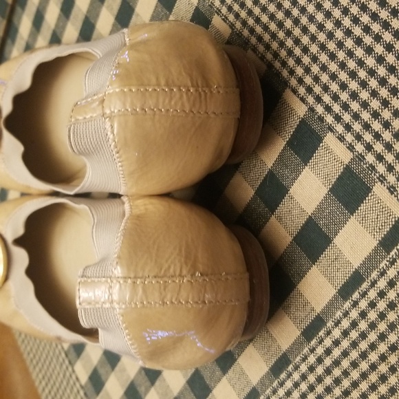 Tan leather Tory Burch ballet flats. Size 7 - Picture 4 of 9